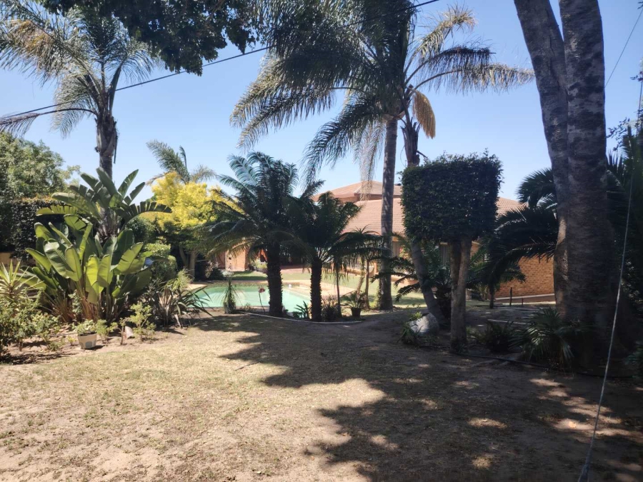 To Let 4 Bedroom Property for Rent in Ridgeworth Western Cape